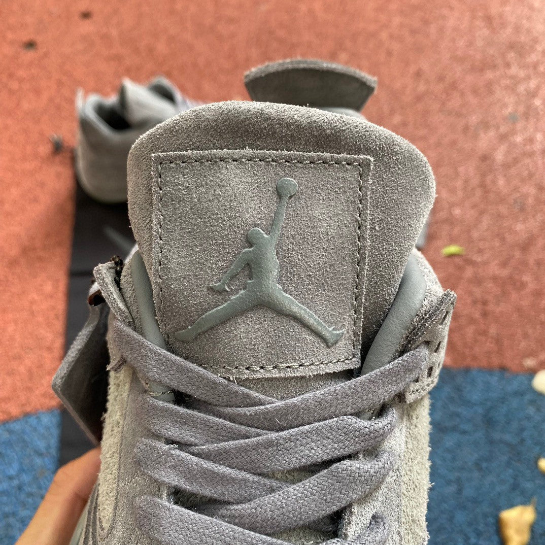 Jordan x Kaws Air Jordan 4 Retro