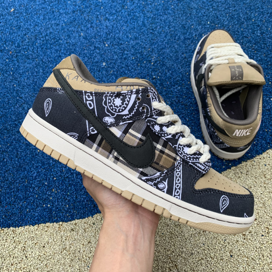 Nike x Travis Scott SB Dunk Low QS