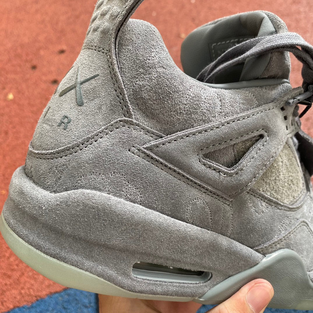 Jordan x Kaws Air Jordan 4 Retro