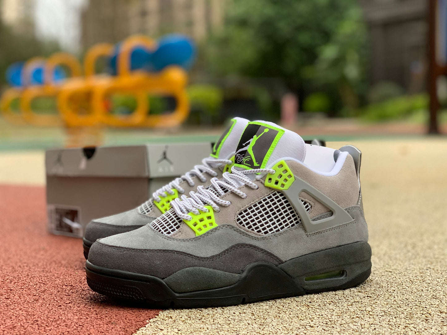 Jordan Air Jordan 4 Retro SE "Neon"