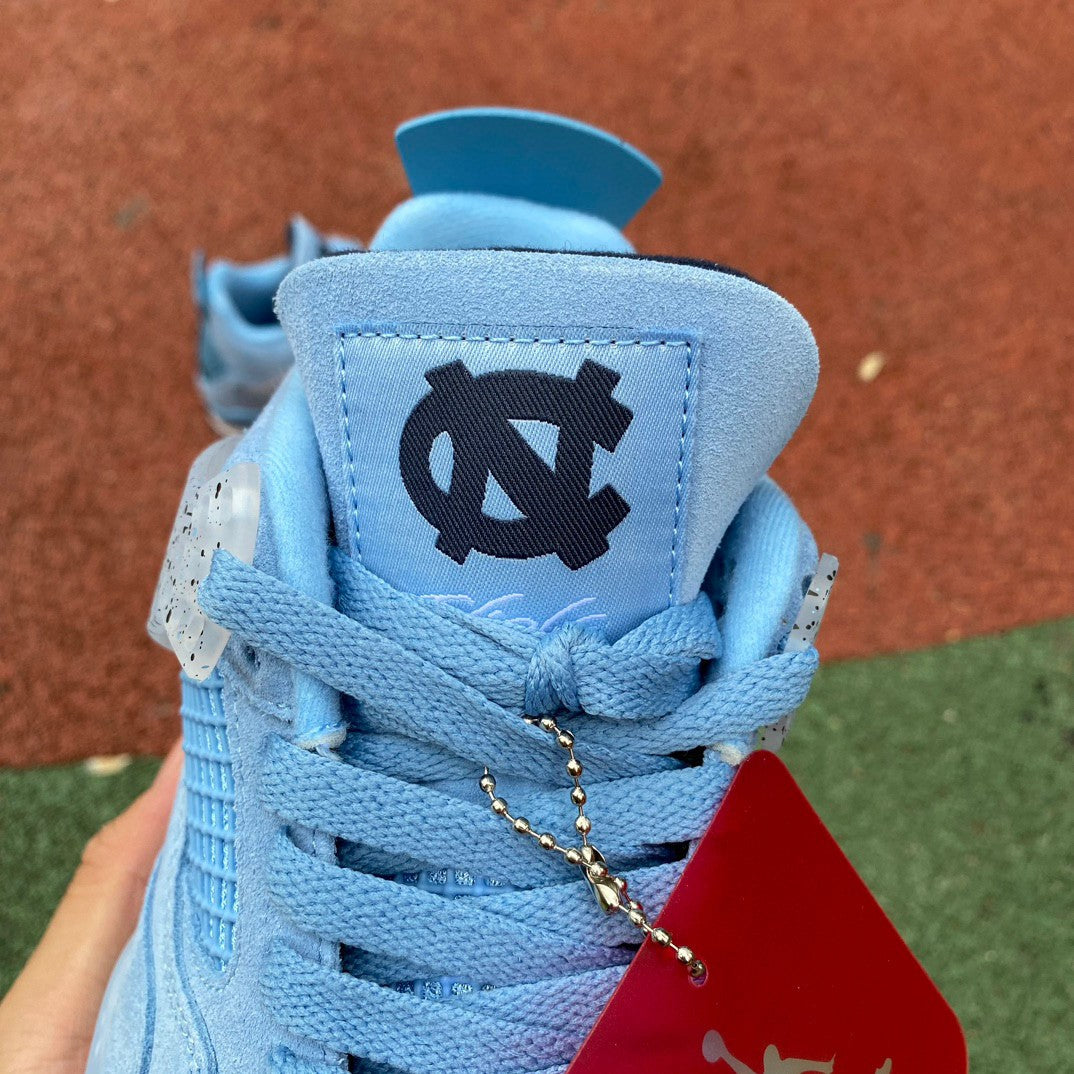 Air Jordan 4 Retro UNC