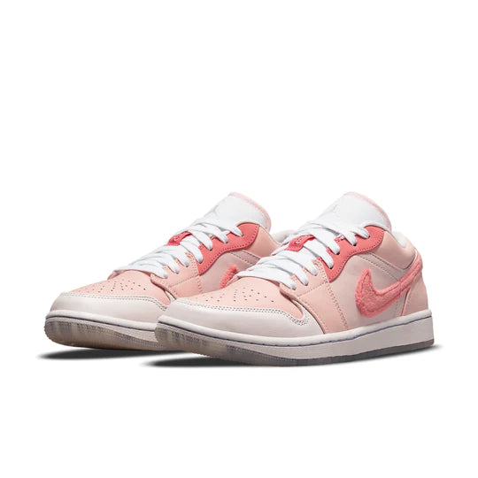 Nike Air Jordan 1 Low SE "Mighty Swooshers Pink"