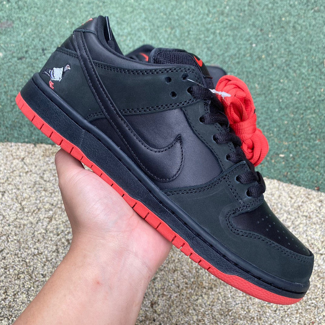 Nike Dunk Low TRD "Black Pigeon