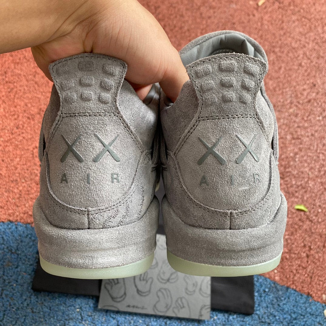 Jordan x Kaws Air Jordan 4 Retro