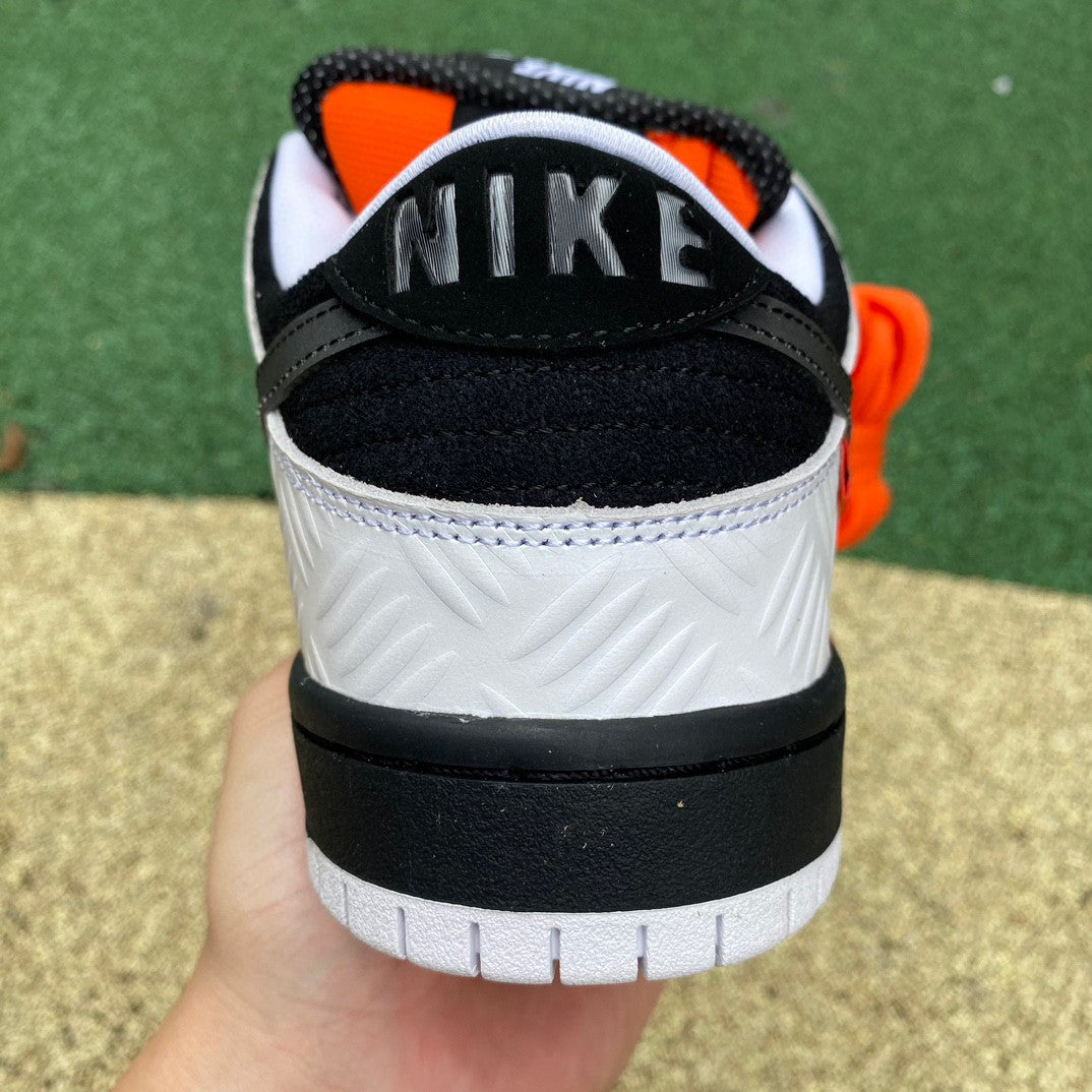 Nike x TIGHTBOOTH SB Dunk Low