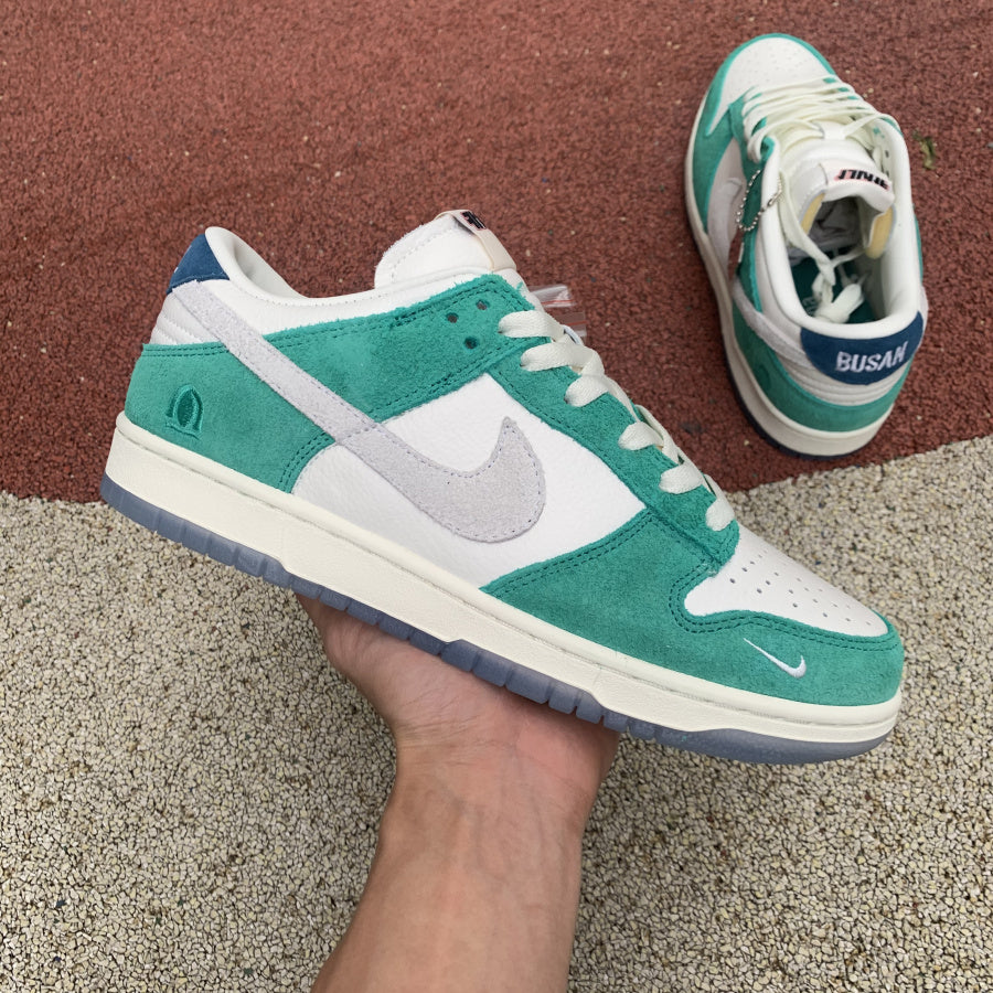 Nike DUNK LOW / KASINA "Road Sign"