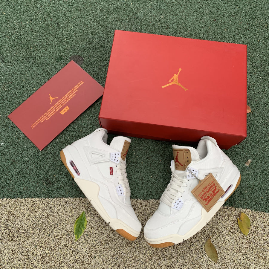 JORDAN 4 RETRO WHITE (LEVI'S TAG)