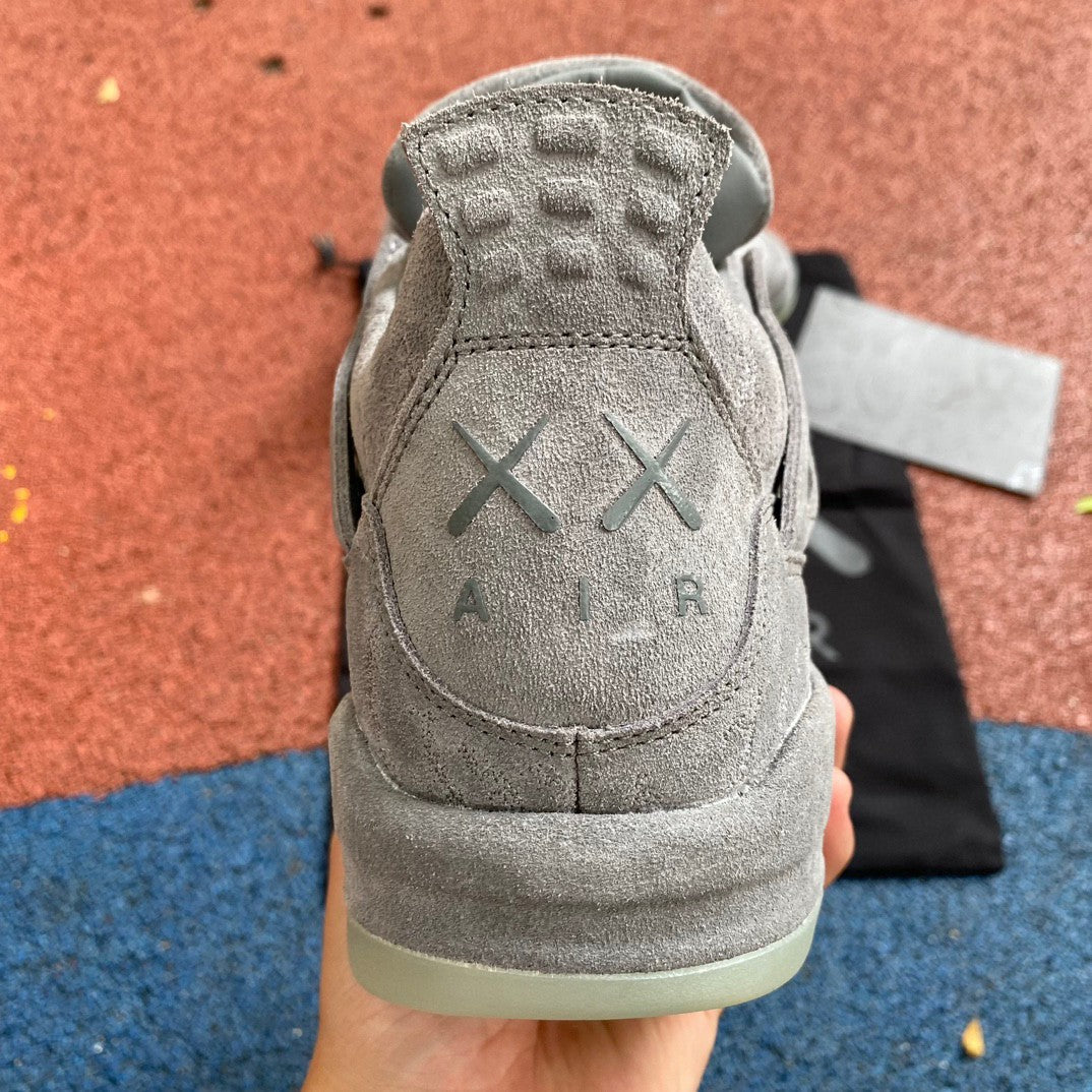 Jordan x Kaws Air Jordan 4 Retro