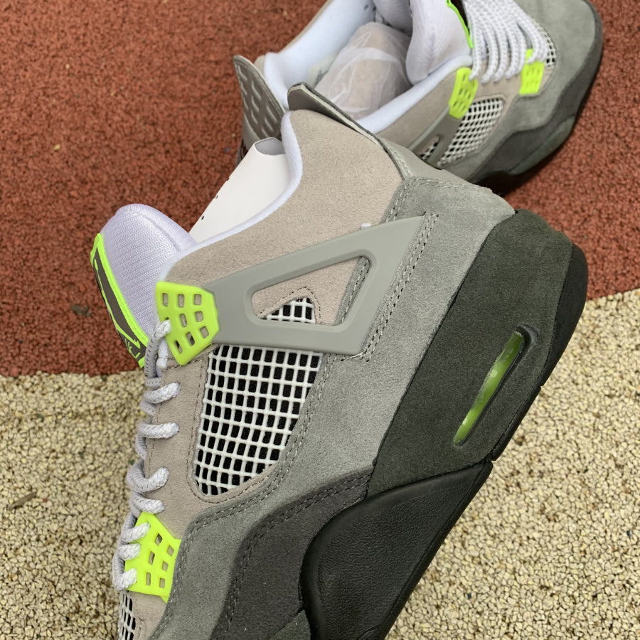 Jordan Air Jordan 4 Retro SE "Neon"