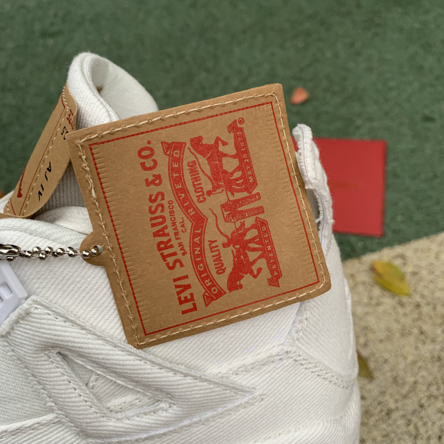 JORDAN 4 RETRO WHITE (LEVI'S TAG)