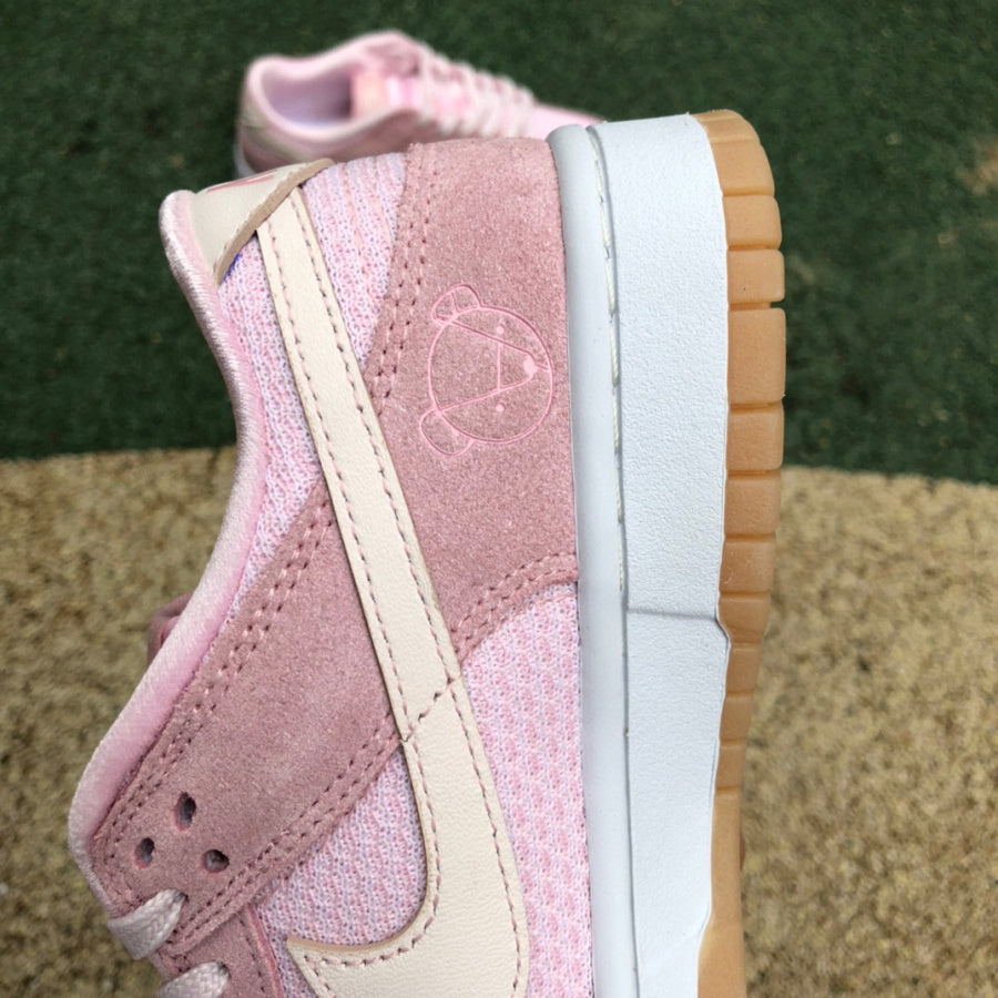 Nike Dunk Low SE "Teddy Bear"