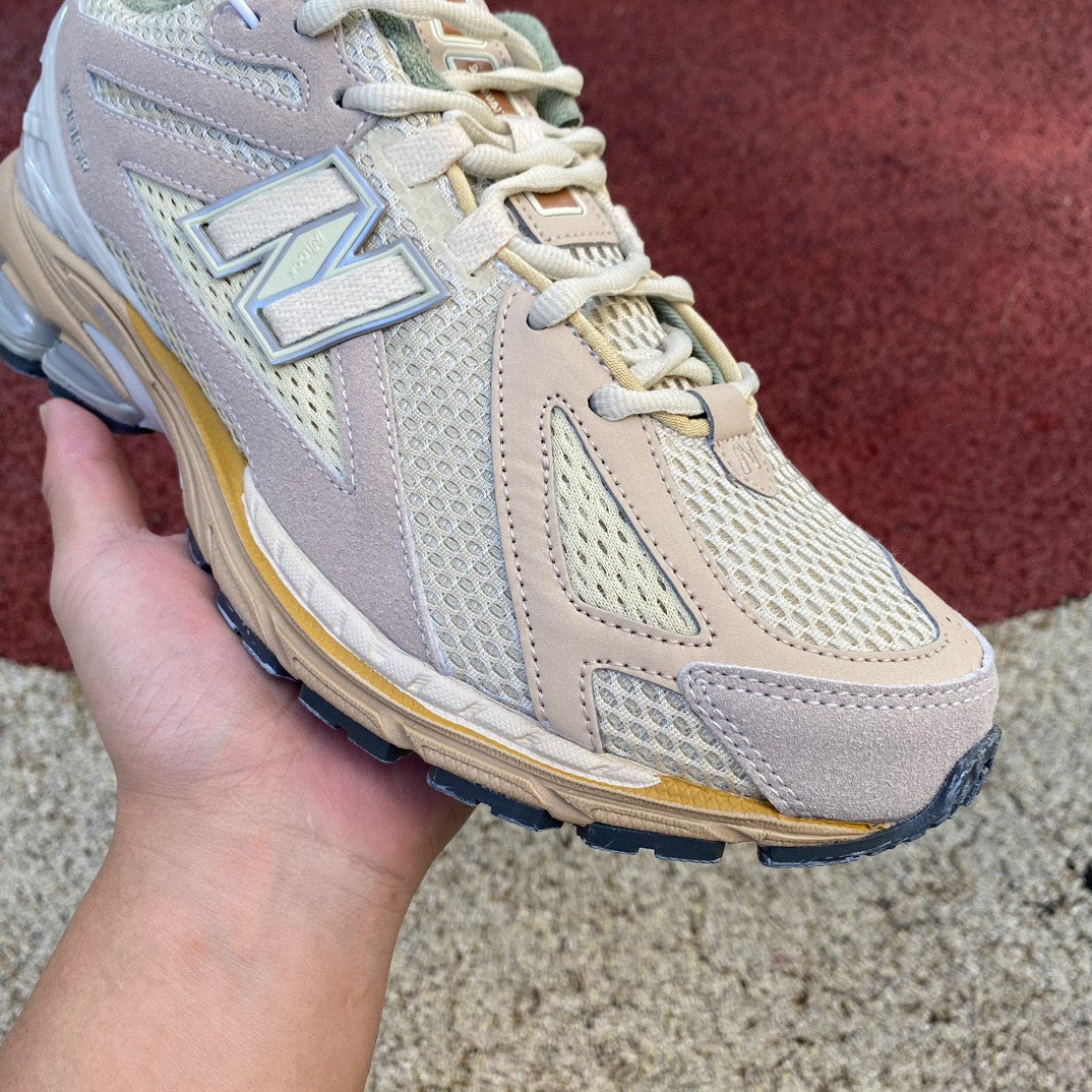 NEW BALANCE 1906R XAURALEE BONE WHITE DESERT