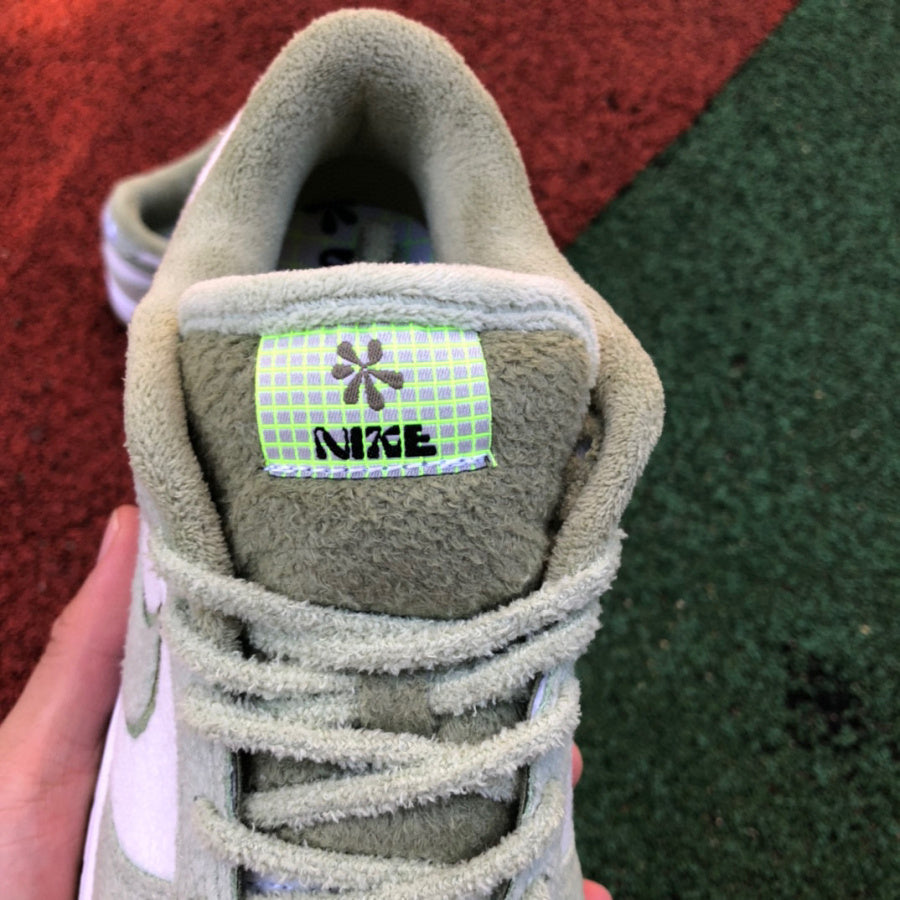 Nike Dunk Low SE "Fleece Pack - Honeydew"