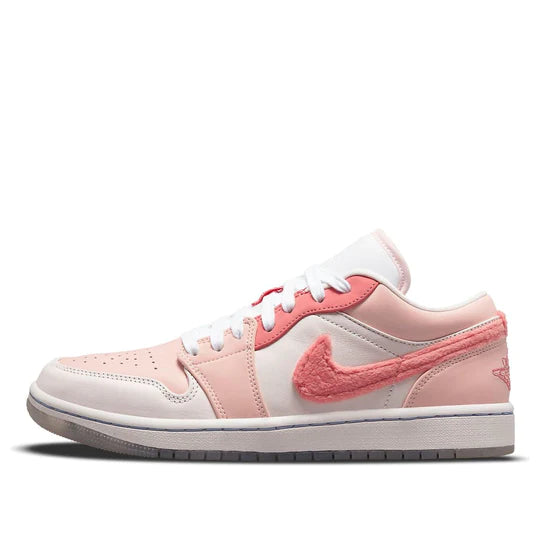 Nike Air Jordan 1 Low SE "Mighty Swooshers Pink"